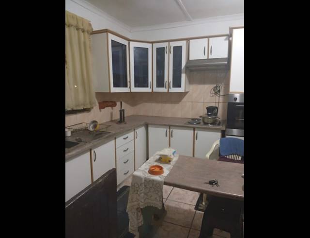 4 BEDROOM HOUSE FOR SALE IN LA LUCIA